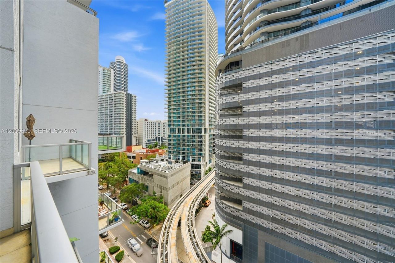 1050 Brickell Ave , Unit 1002, Miami, FL 33131 Photo