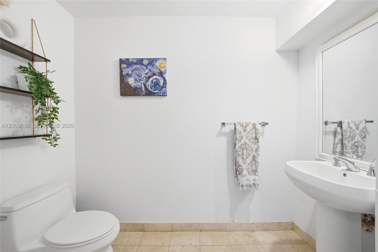 1050 Brickell Ave , Unit 1002, Miami, FL 33131 Photo