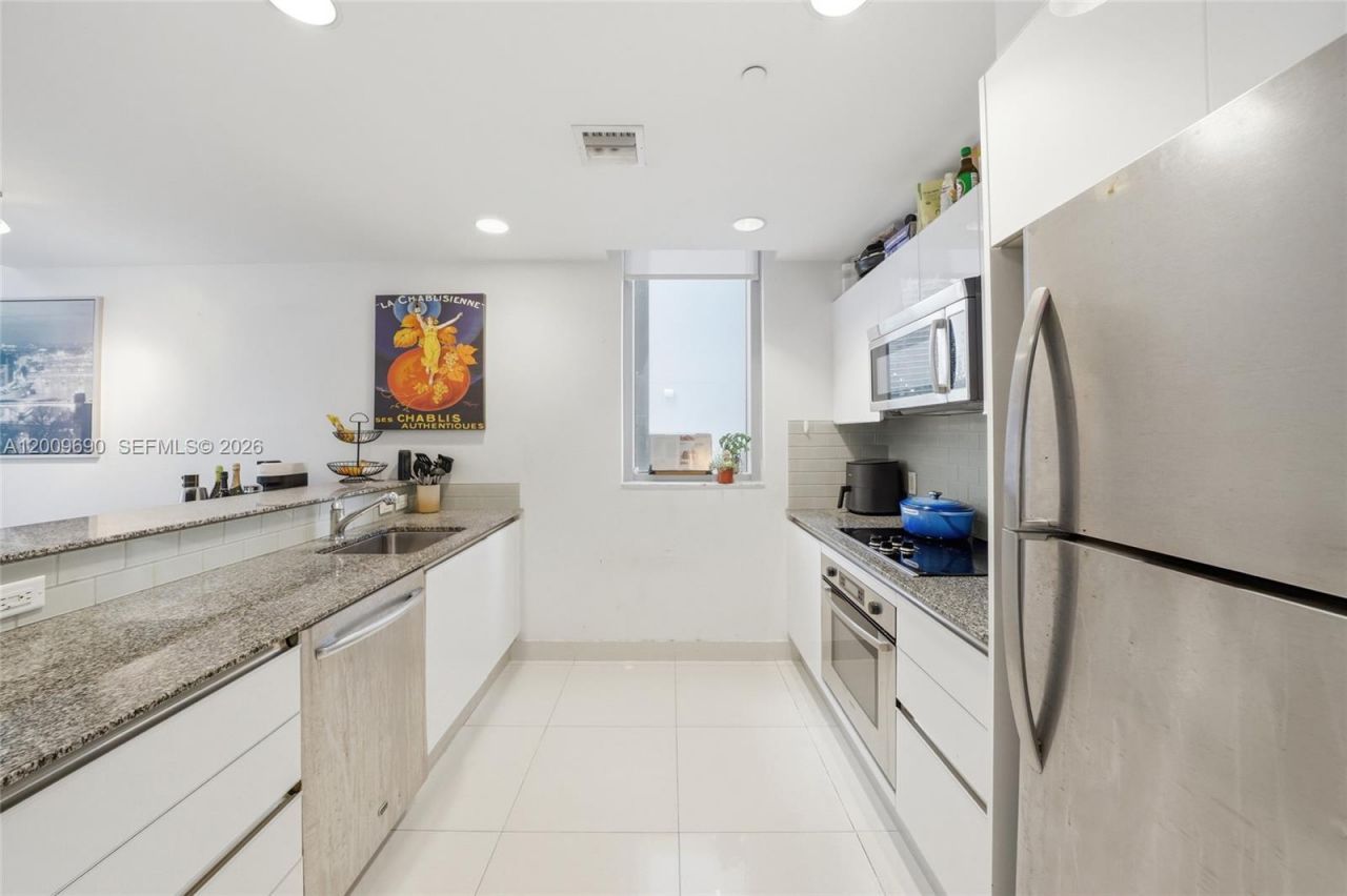 1050 Brickell Ave , Unit 1002, Miami, FL 33131 Photo