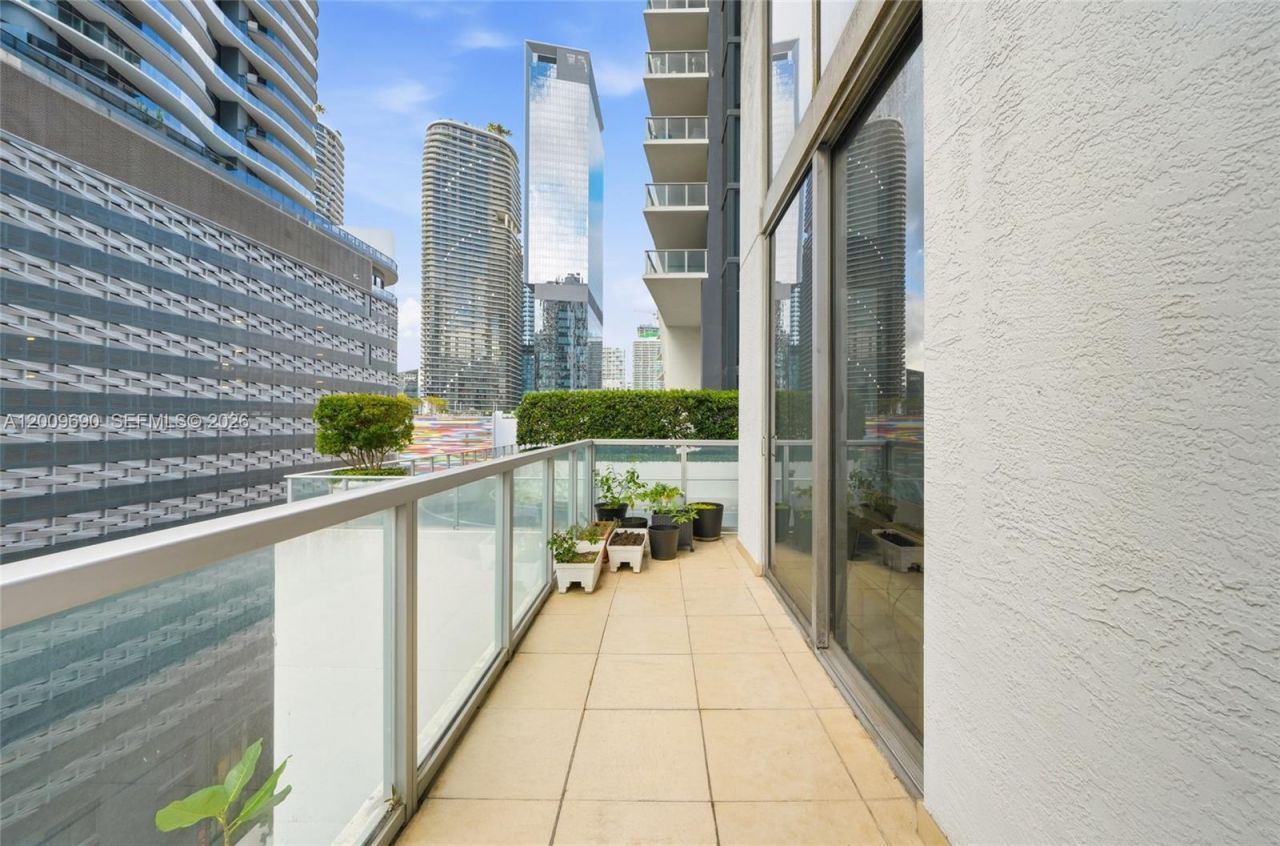 1050 Brickell Ave , Unit 1002, Miami, FL 33131 Photo