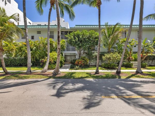300 Sunrise Dr, Unit 1B, Key Biscayne, FL 33149