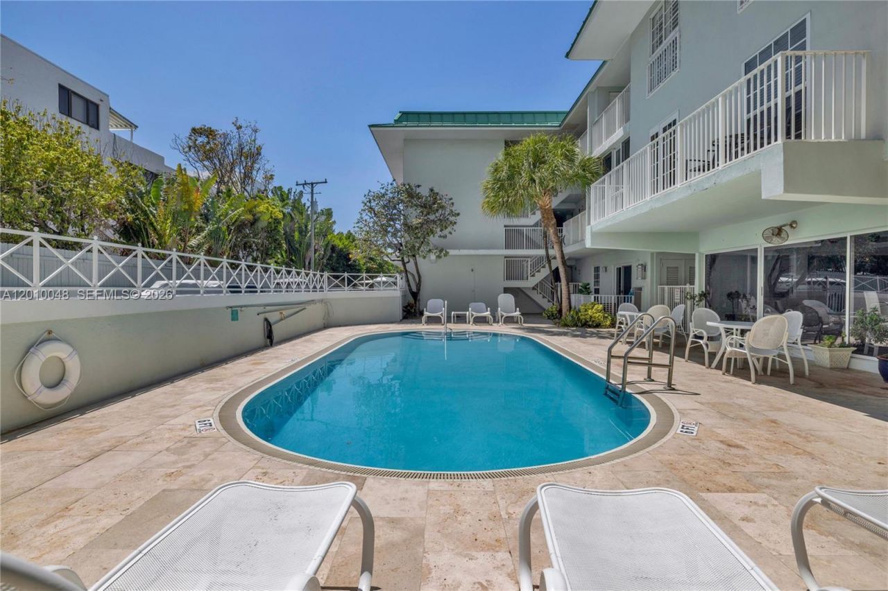 300 Sunrise Dr, Unit 1B, Key Biscayne, FL 33149 Photo