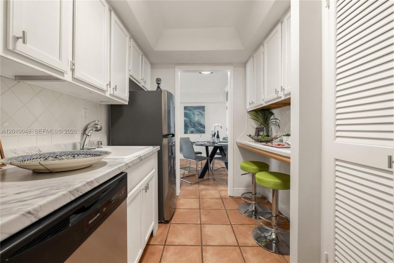 300 Sunrise Dr, Unit 1B, Key Biscayne, FL 33149 Photo