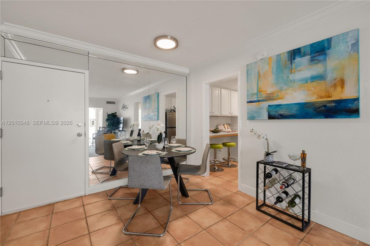 300 Sunrise Dr, Unit 1B, Key Biscayne, FL 33149 Photo