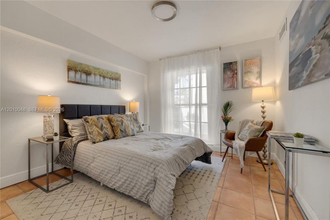 300 Sunrise Dr, Unit 1B, Key Biscayne, FL 33149 Photo