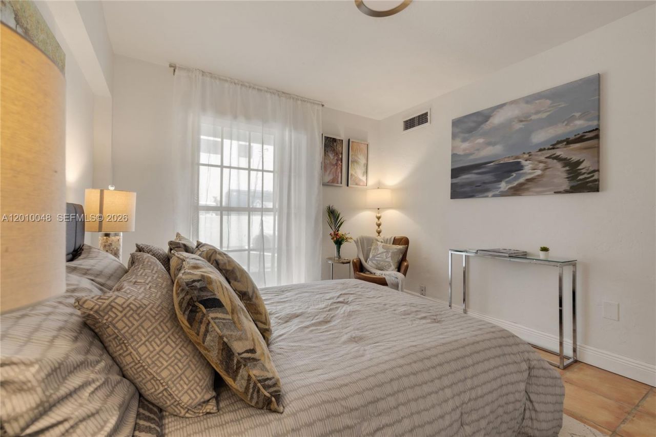 300 Sunrise Dr, Unit 1B, Key Biscayne, FL 33149 Photo