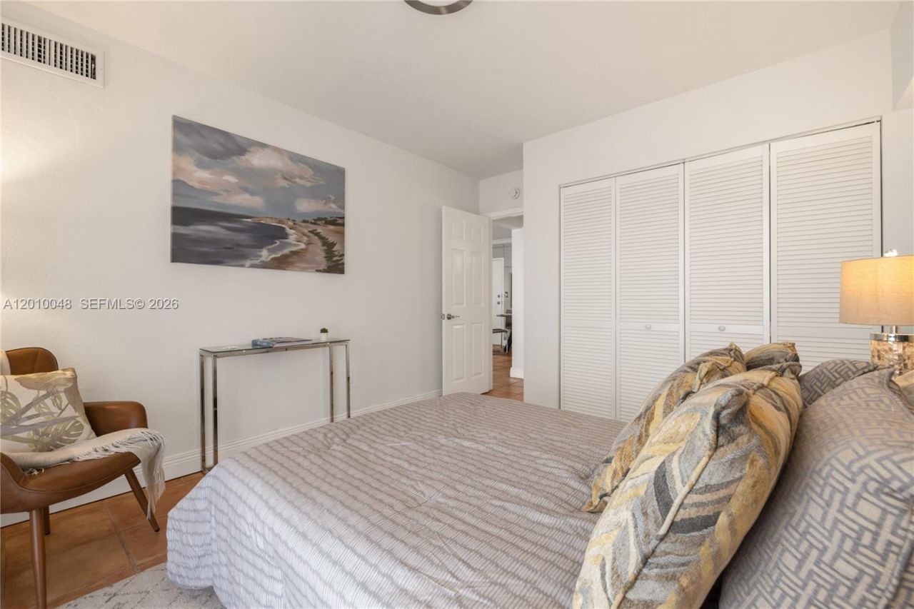 300 Sunrise Dr, Unit 1B, Key Biscayne, FL 33149 Photo