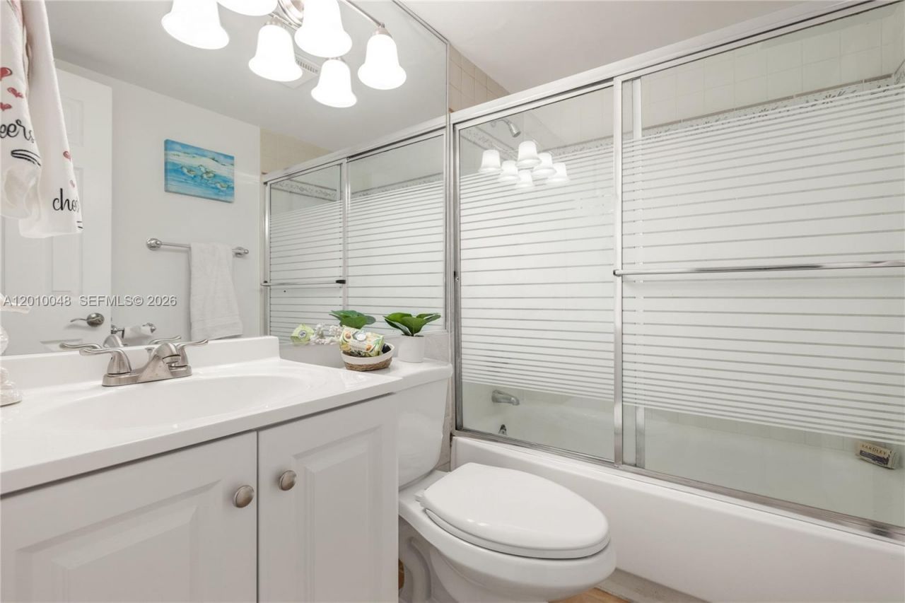 300 Sunrise Dr, Unit 1B, Key Biscayne, FL 33149 Photo
