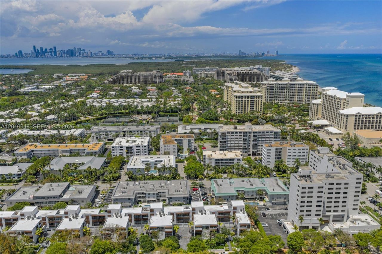 300 Sunrise Dr, Unit 1B, Key Biscayne, FL 33149 Photo