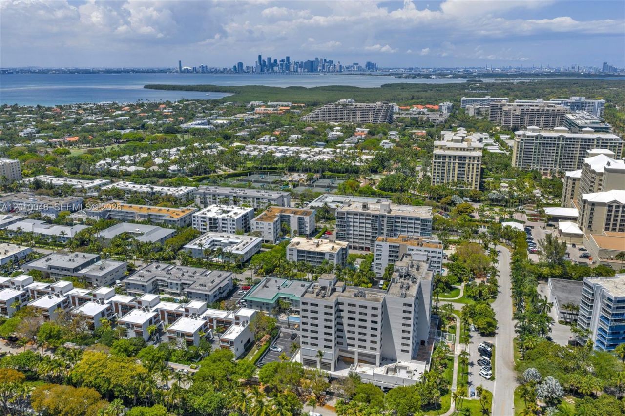 300 Sunrise Dr, Unit 1B, Key Biscayne, FL 33149 Photo