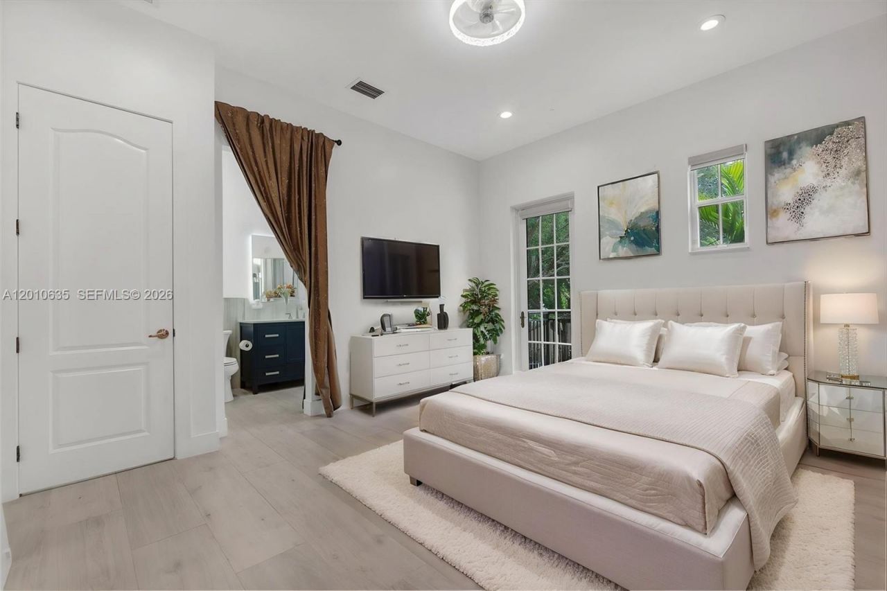 483 SW 147th Ter, Unit 2-48, Pembroke Pines, FL 33027 Photo