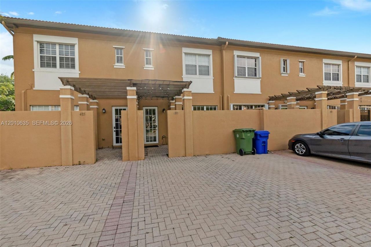483 SW 147th Ter, Unit 2-48, Pembroke Pines, FL 33027 Photo