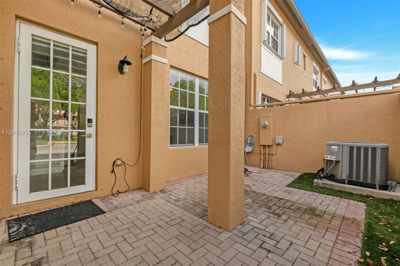 483 SW 147th Ter, Unit 2-48, Pembroke Pines, FL 33027 Photo