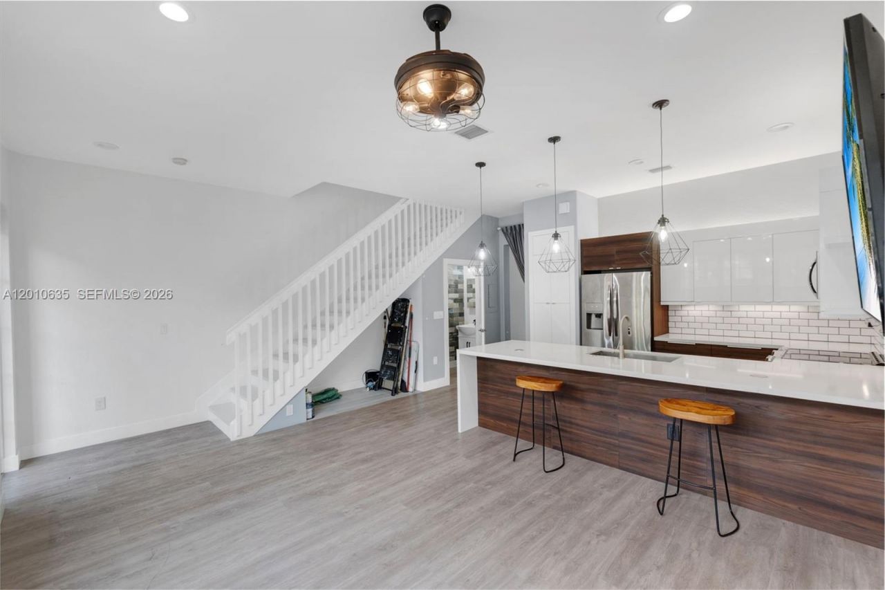 483 SW 147th Ter, Unit 2-48, Pembroke Pines, FL 33027 Photo