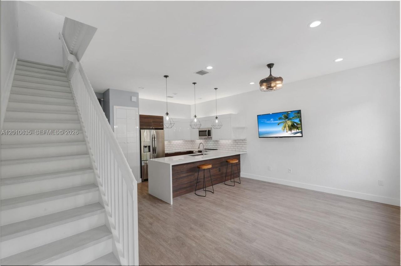 483 SW 147th Ter, Unit 2-48, Pembroke Pines, FL 33027 Photo