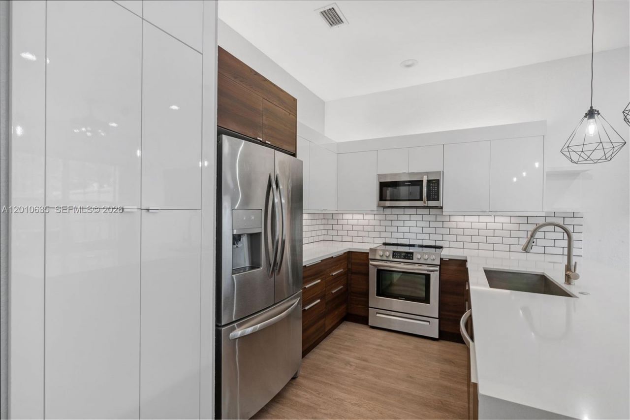 483 SW 147th Ter, Unit 2-48, Pembroke Pines, FL 33027 Photo