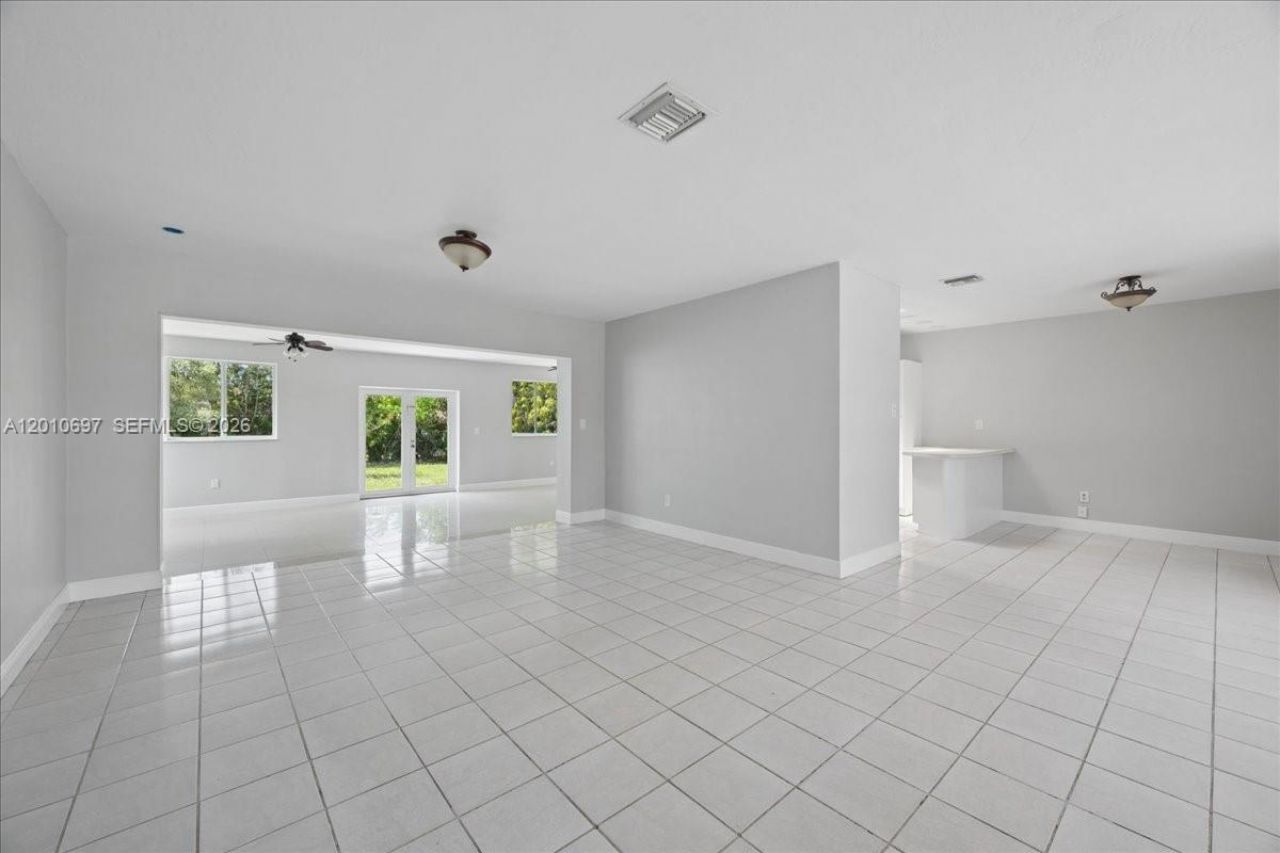 9280 SW 164th St, Palmetto Bay, FL 33157 Photo