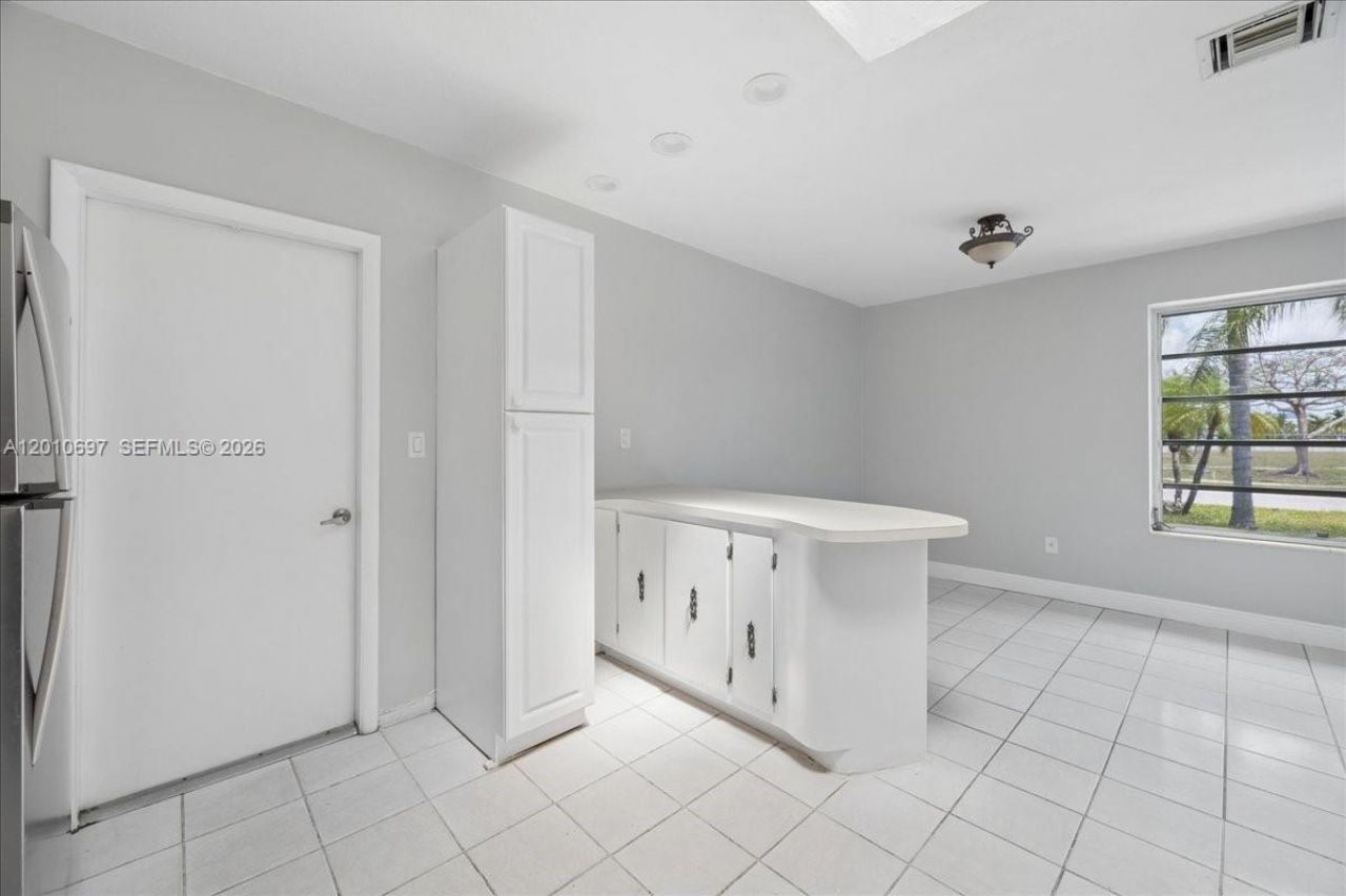 9280 SW 164th St, Palmetto Bay, FL 33157 Photo
