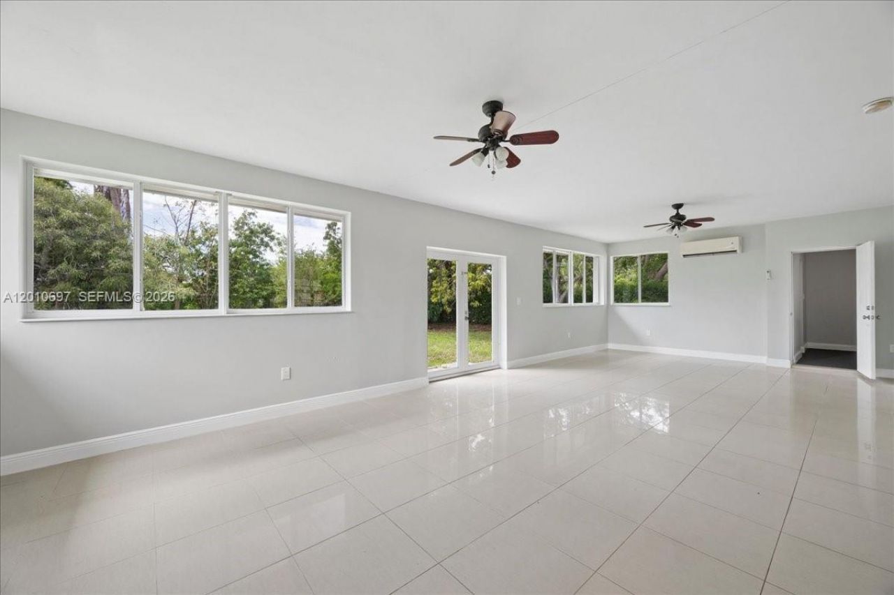 9280 SW 164th St, Palmetto Bay, FL 33157 Photo