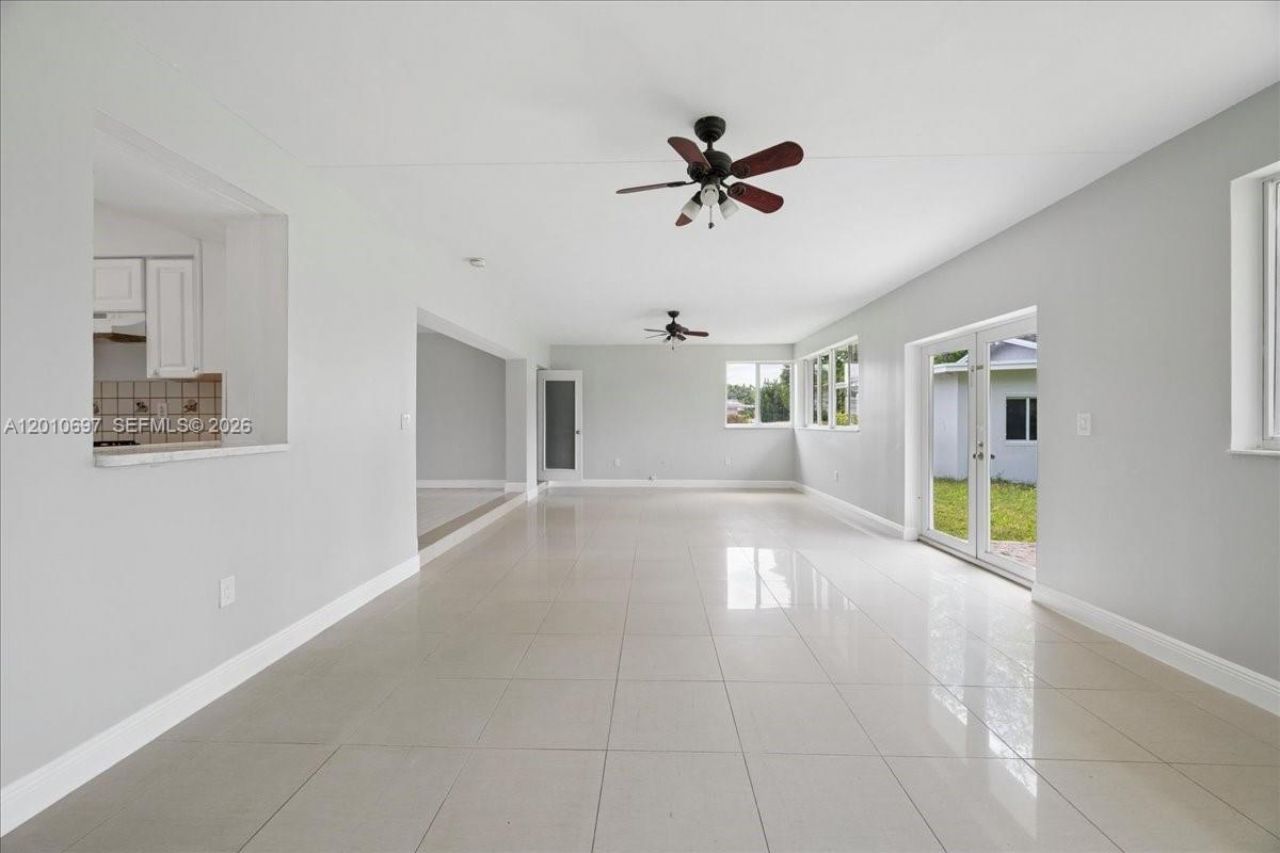 9280 SW 164th St, Palmetto Bay, FL 33157 Photo