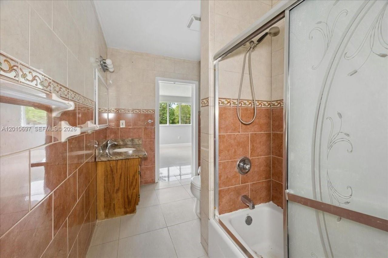 9280 SW 164th St, Palmetto Bay, FL 33157 Photo