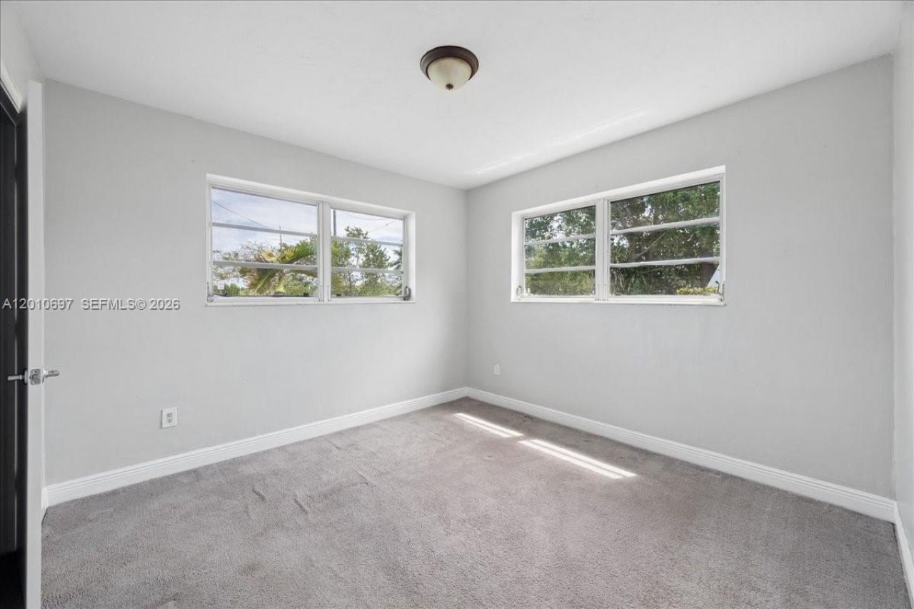 9280 SW 164th St, Palmetto Bay, FL 33157 Photo
