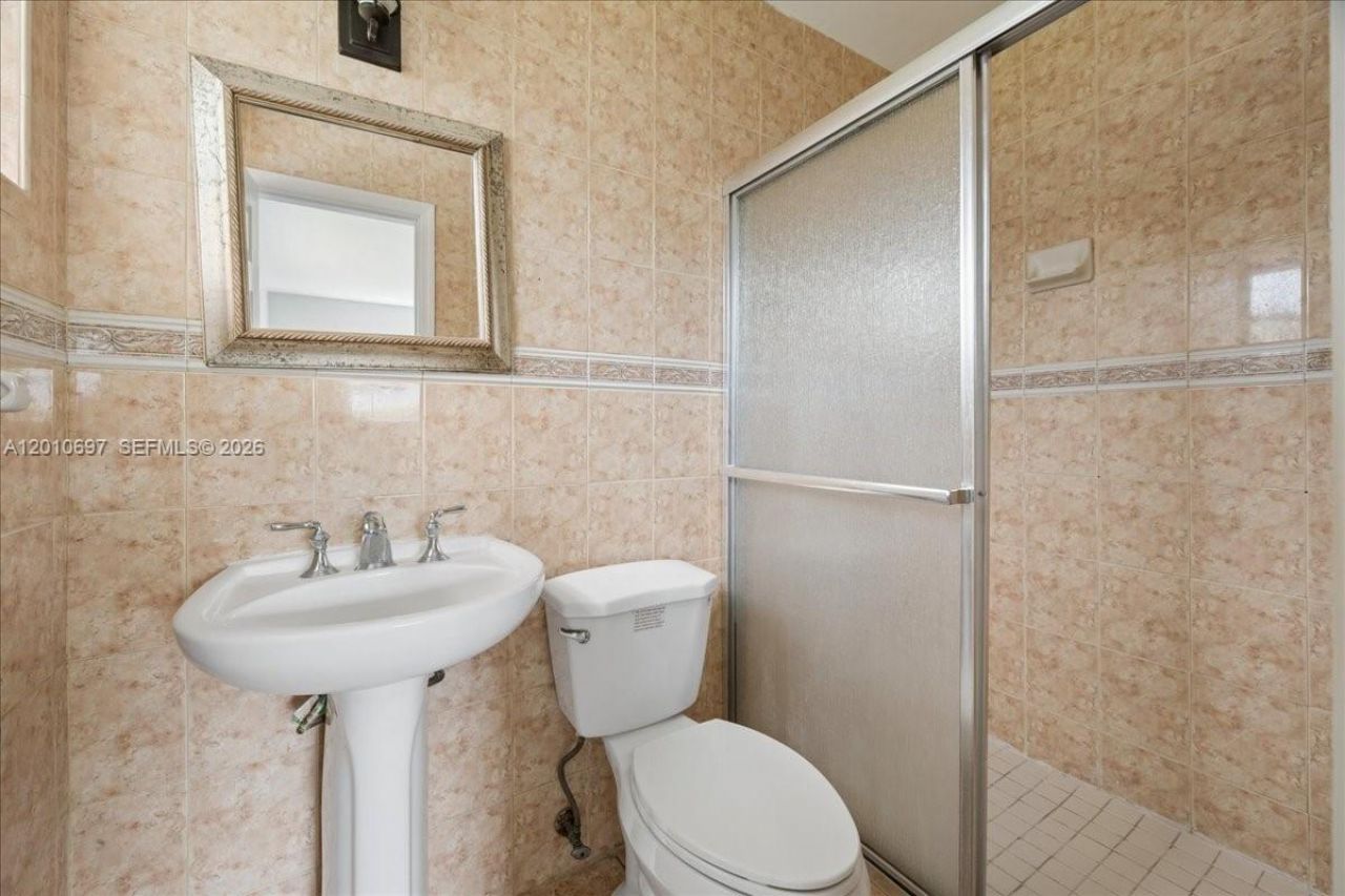 9280 SW 164th St, Palmetto Bay, FL 33157 Photo