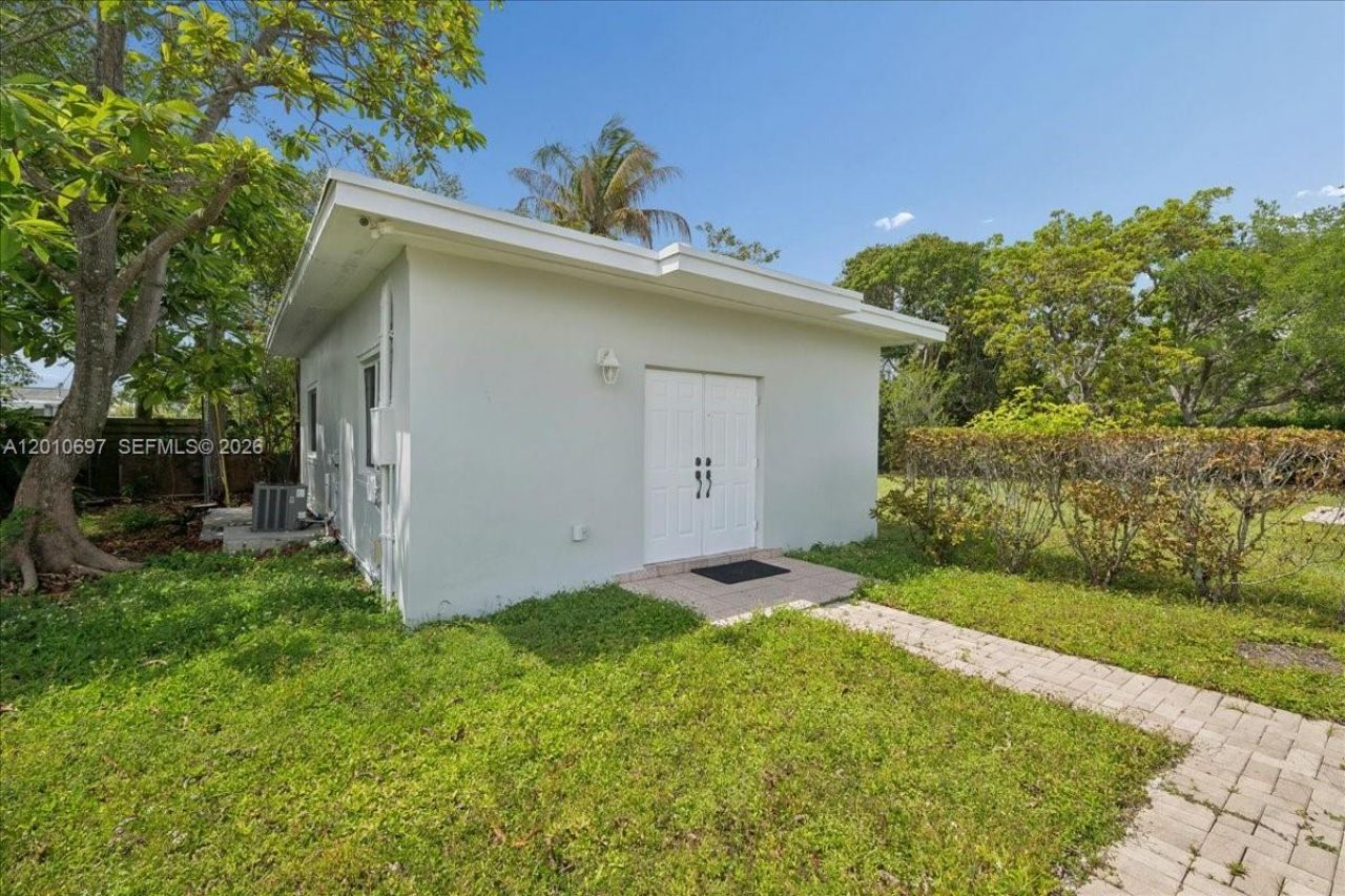 9280 SW 164th St, Palmetto Bay, FL 33157 Photo