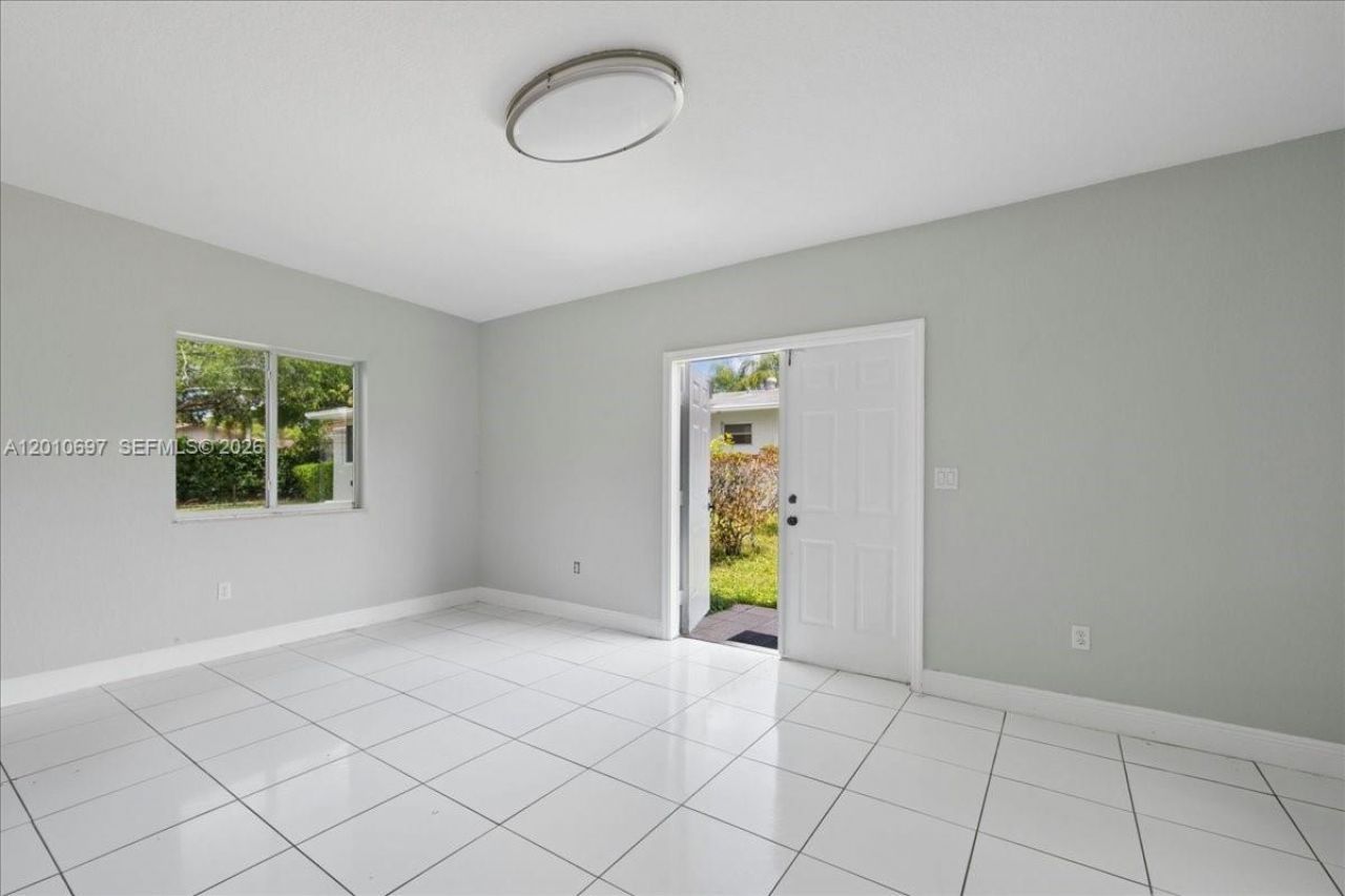 9280 SW 164th St, Palmetto Bay, FL 33157 Photo