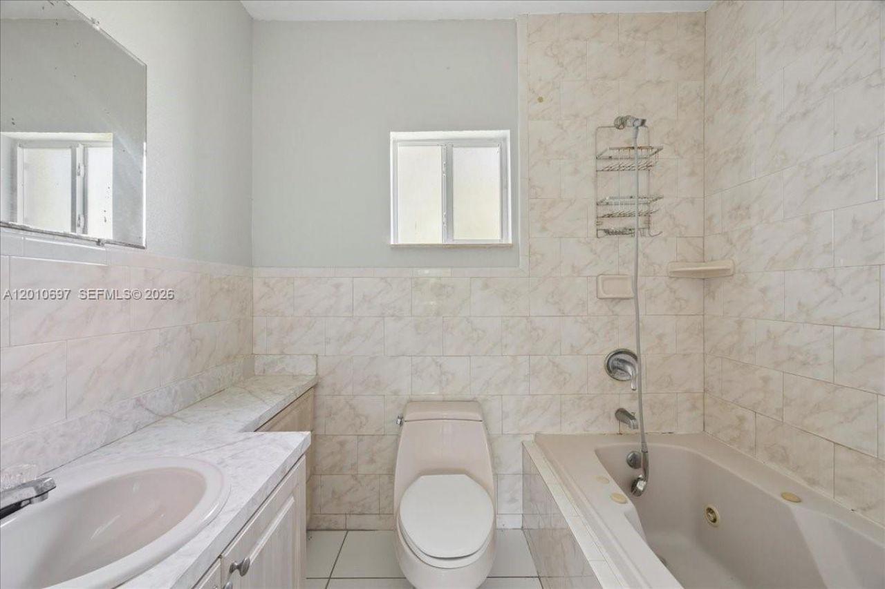 9280 SW 164th St, Palmetto Bay, FL 33157 Photo