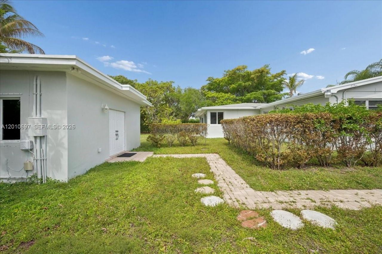 9280 SW 164th St, Palmetto Bay, FL 33157 Photo