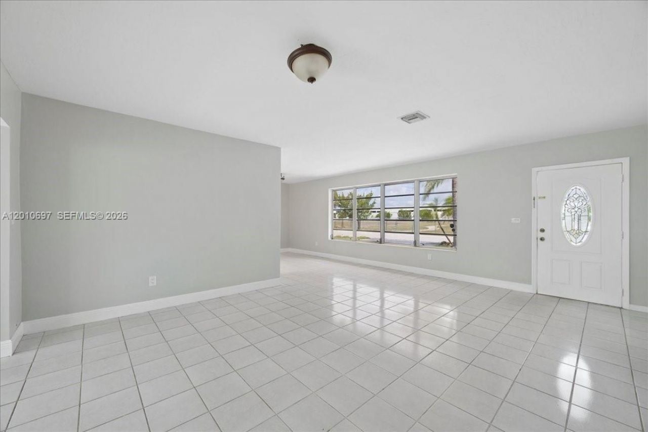 9280 SW 164th St, Palmetto Bay, FL 33157 Photo