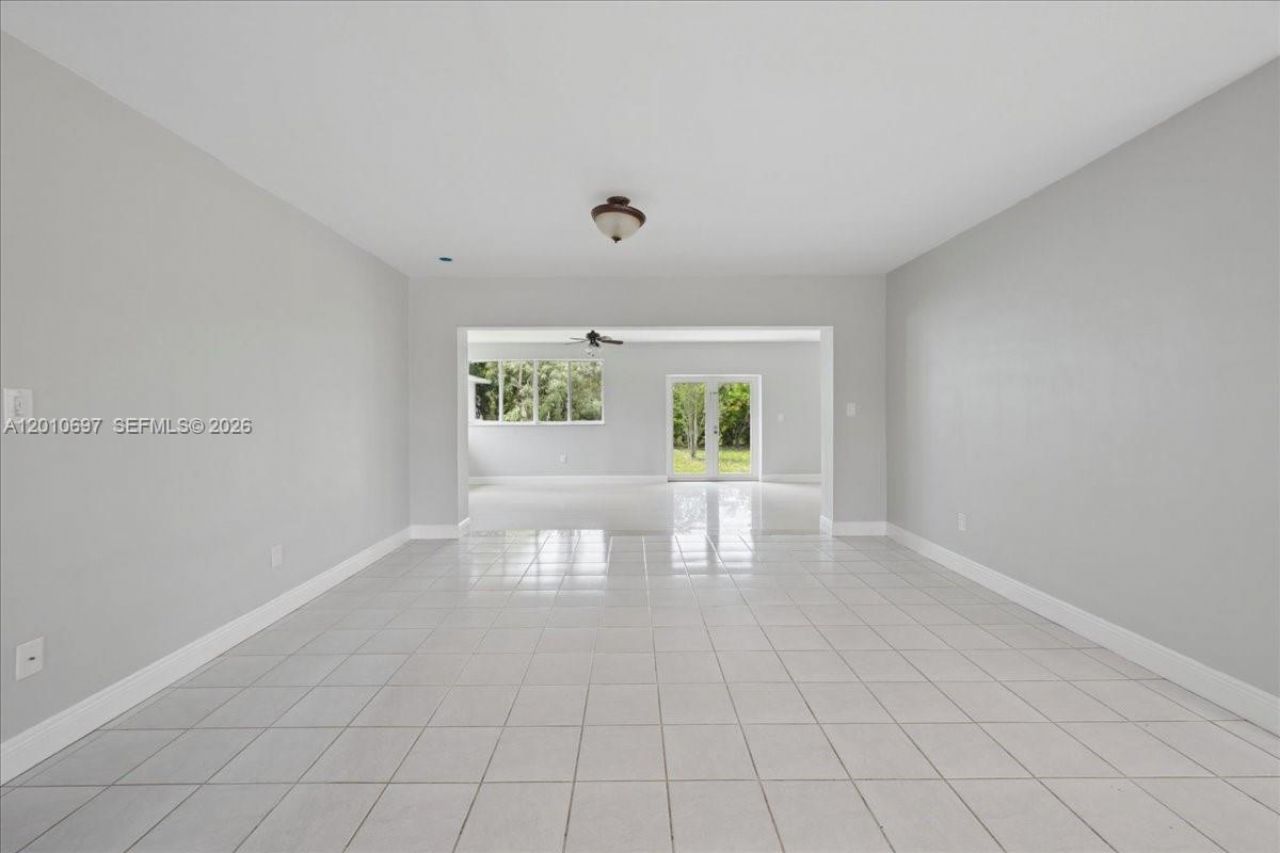 9280 SW 164th St, Palmetto Bay, FL 33157 Photo
