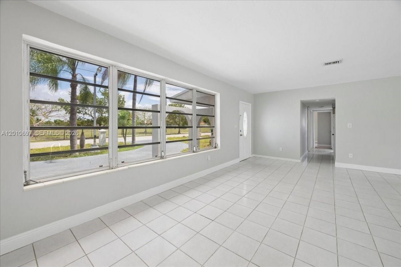 9280 SW 164th St, Palmetto Bay, FL 33157 Photo