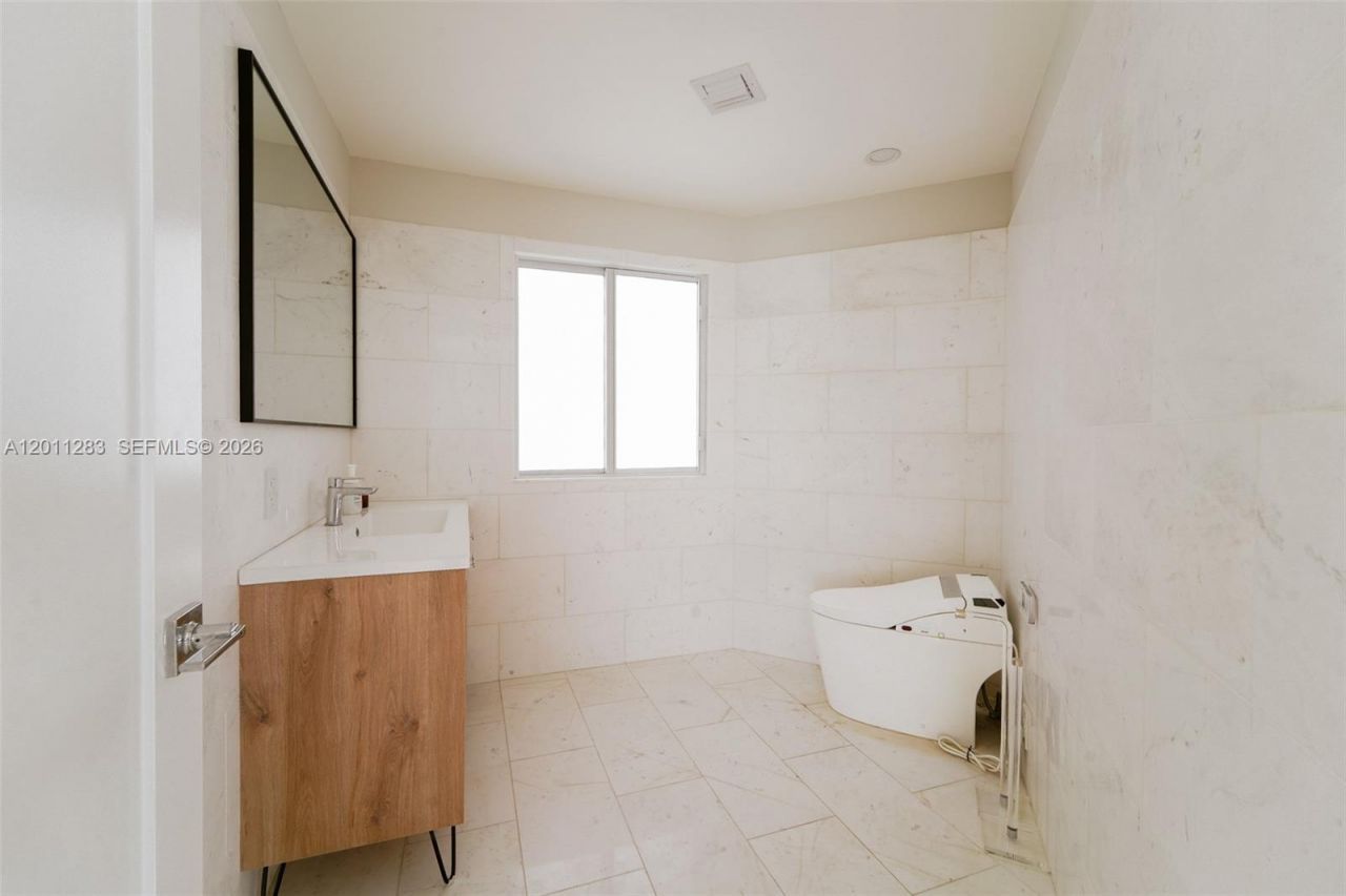 1981 S Oak Haven Cir, Unit 1981, Miami, FL 33179 Photo
