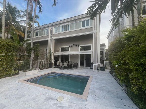 3915 NE 168th St , Unit 3915, North Miami Beach, FL 33160