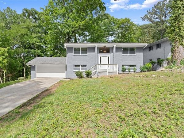 495 Larchmont Circle NW, Atlanta, GA 30318