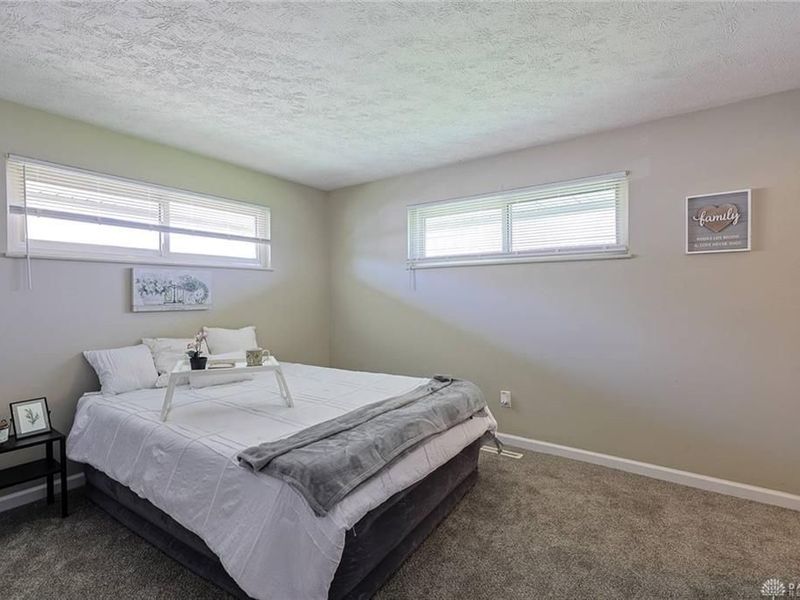5595 Shady Oak Street, Huber Heights, OH 45424 Photo 11