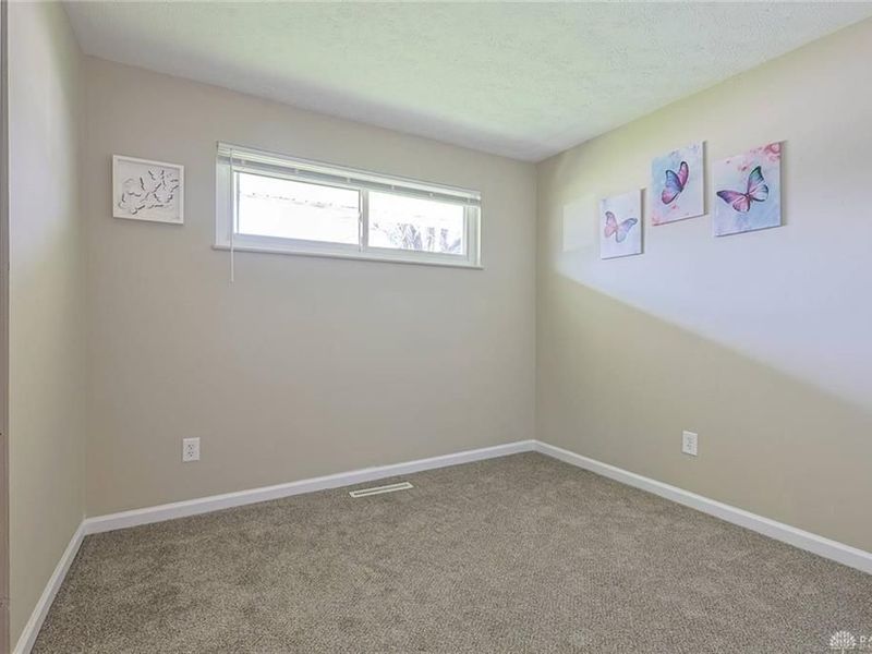 5595 Shady Oak Street, Huber Heights, OH 45424 Photo 15