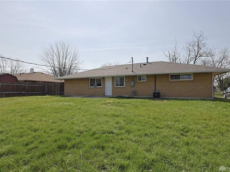5595 Shady Oak Street, Huber Heights, OH 45424 Photo 22