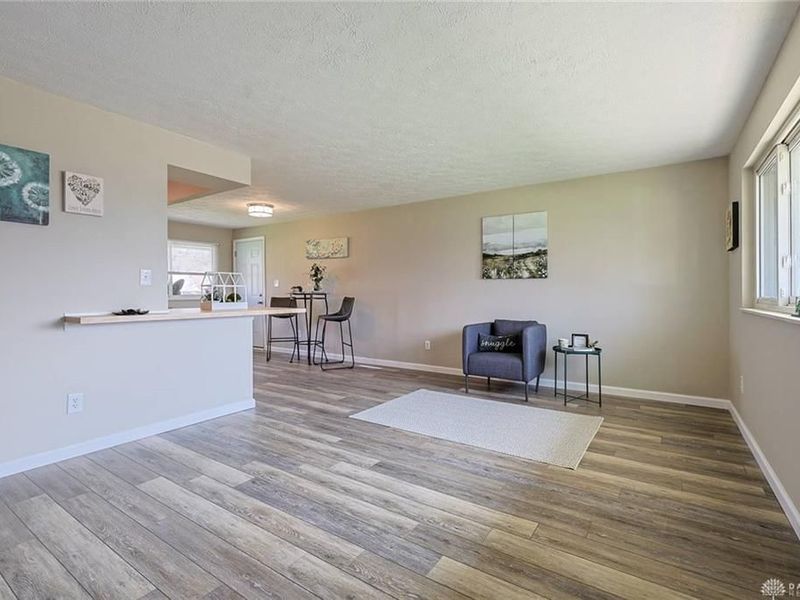 5595 Shady Oak Street, Huber Heights, OH 45424 Photo 6