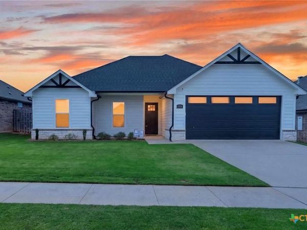 1704 Forestdale Boulevard, Whitehouse, TX 75791
