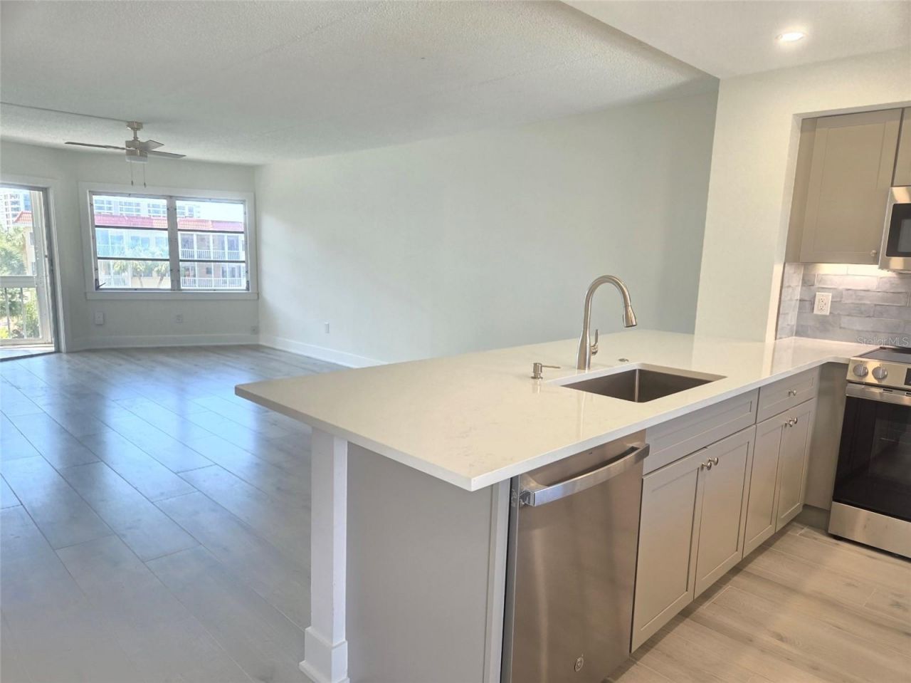 1300 N Portofino Drive, Unit 406, Sarasota, FL 34242 Photo