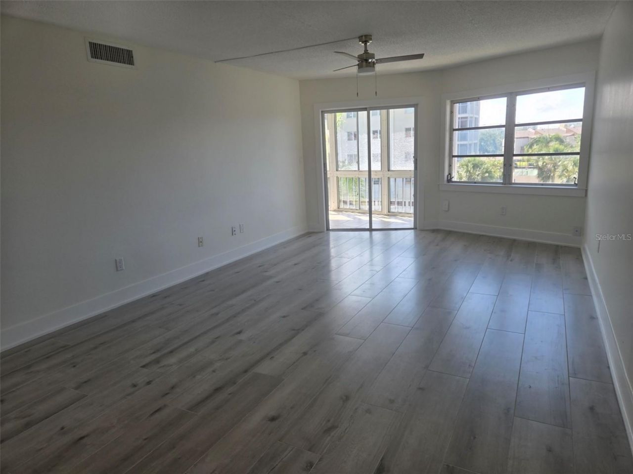 1300 N Portofino Drive, Unit 406, Sarasota, FL 34242 Photo