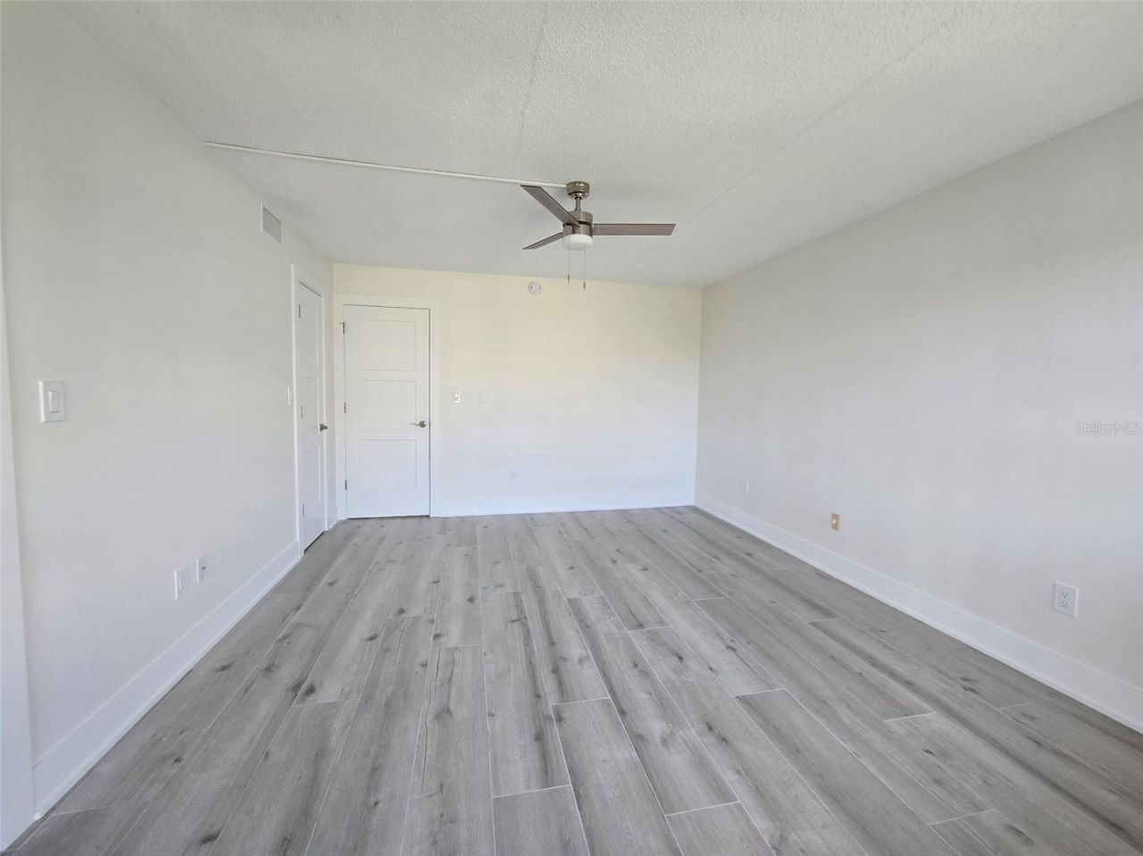 1300 N Portofino Drive, Unit 406, Sarasota, FL 34242 Photo