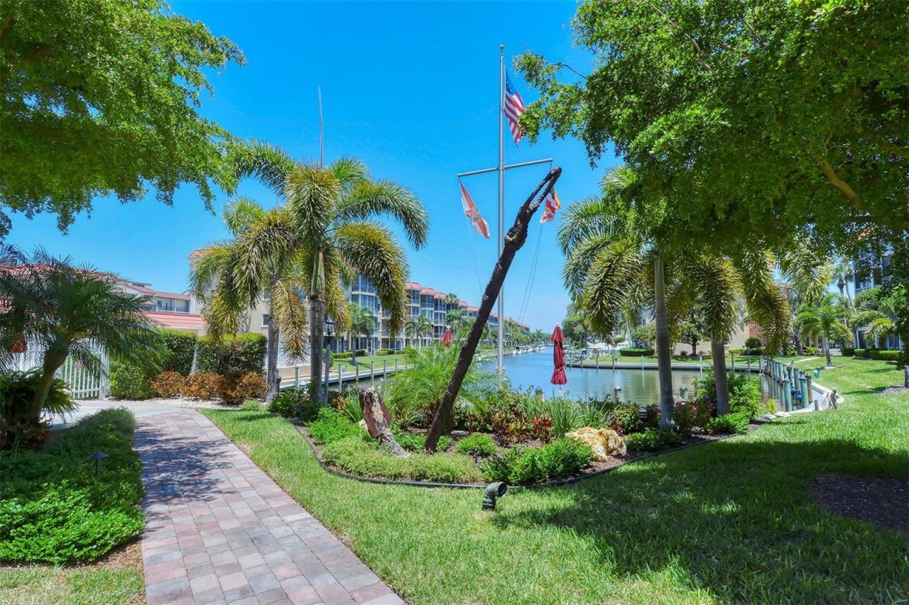 1300 N Portofino Drive, Unit 406, Sarasota, FL 34242 Photo