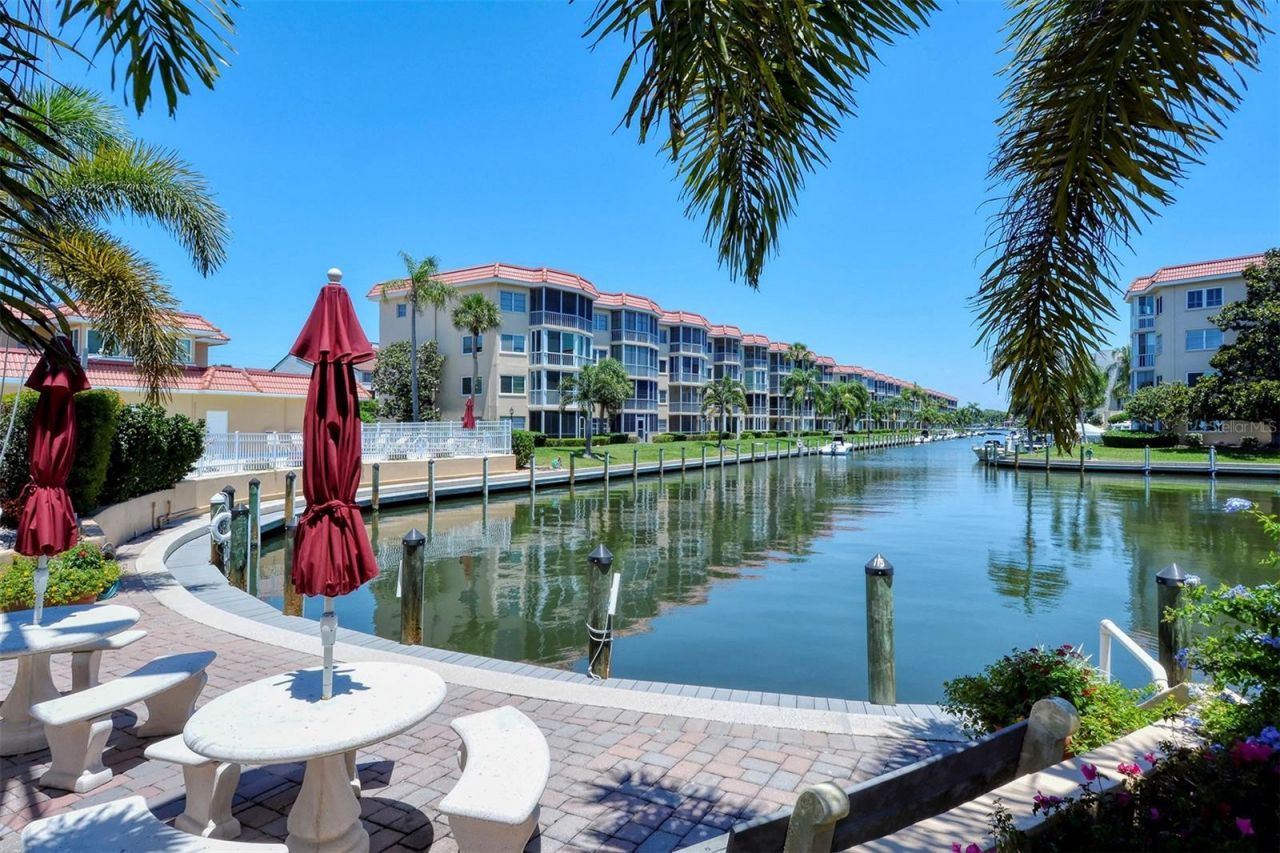 1300 N Portofino Drive, Unit 406, Sarasota, FL 34242 Photo