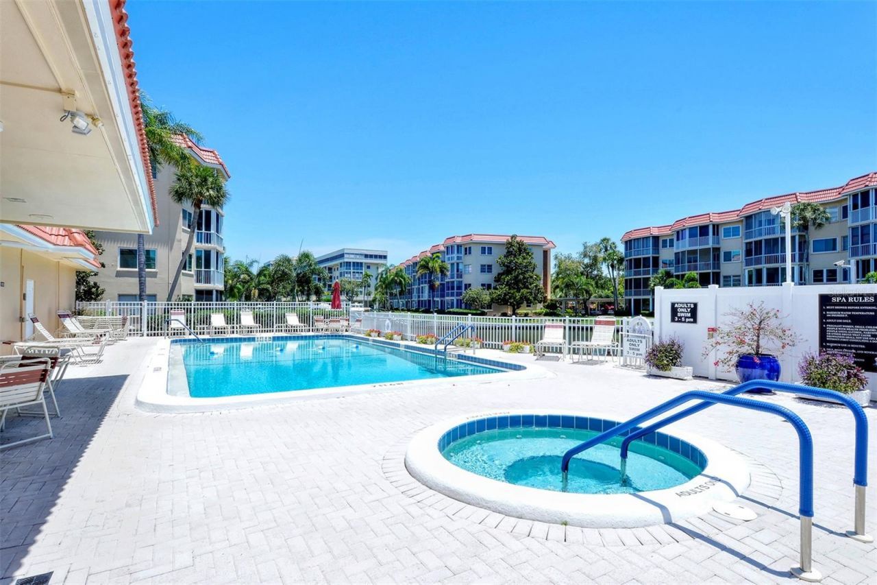 1300 N Portofino Drive, Unit 406, Sarasota, FL 34242 Photo
