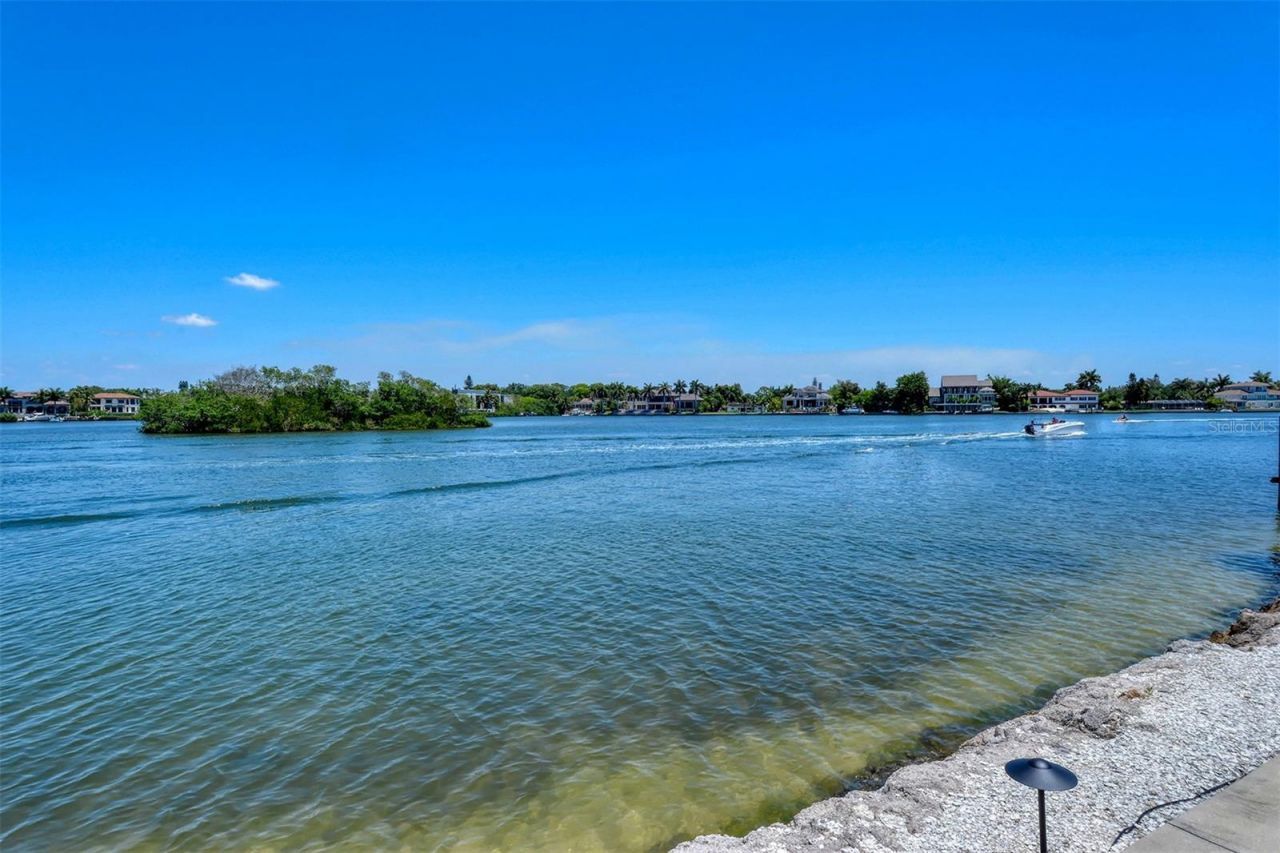 1300 N Portofino Drive, Unit 406, Sarasota, FL 34242 Photo