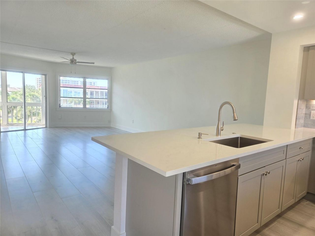 1300 N Portofino Drive, Unit 406, Sarasota, FL 34242 Photo